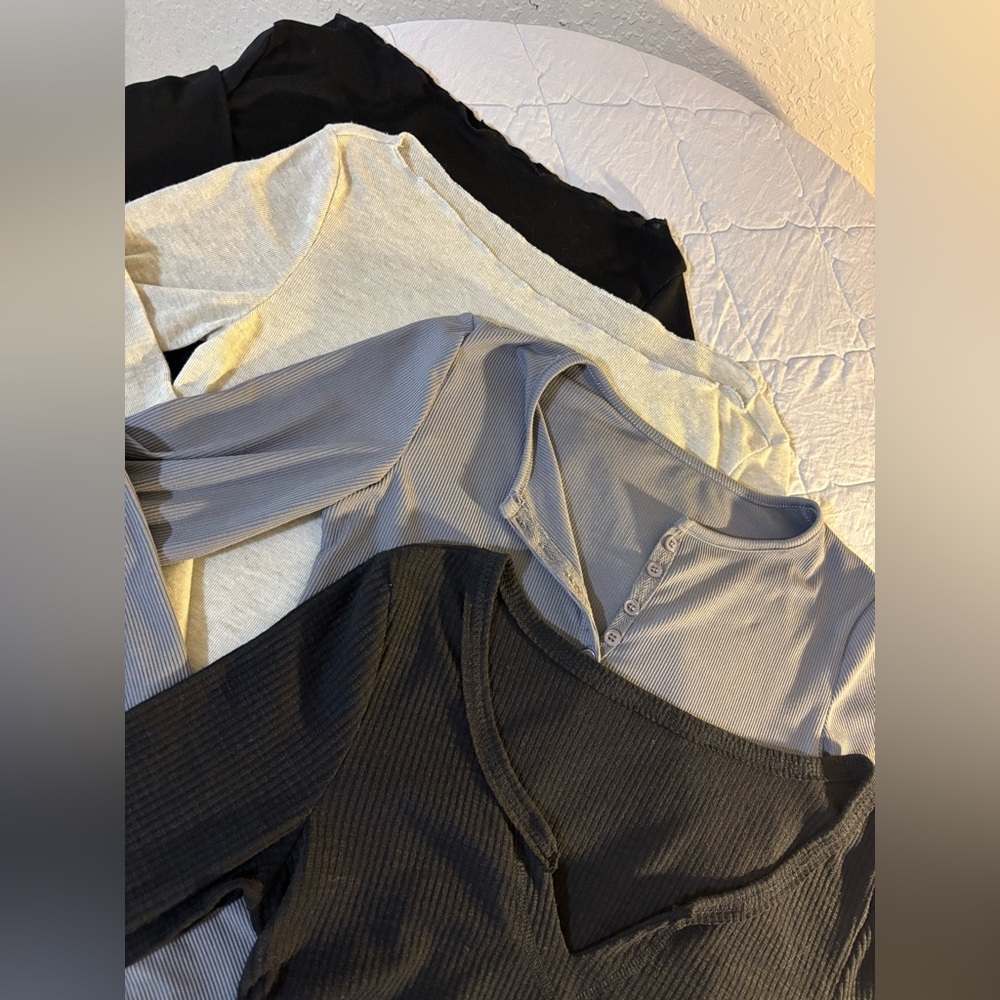 BUNDLE of 4 long sleeve shirts, size M